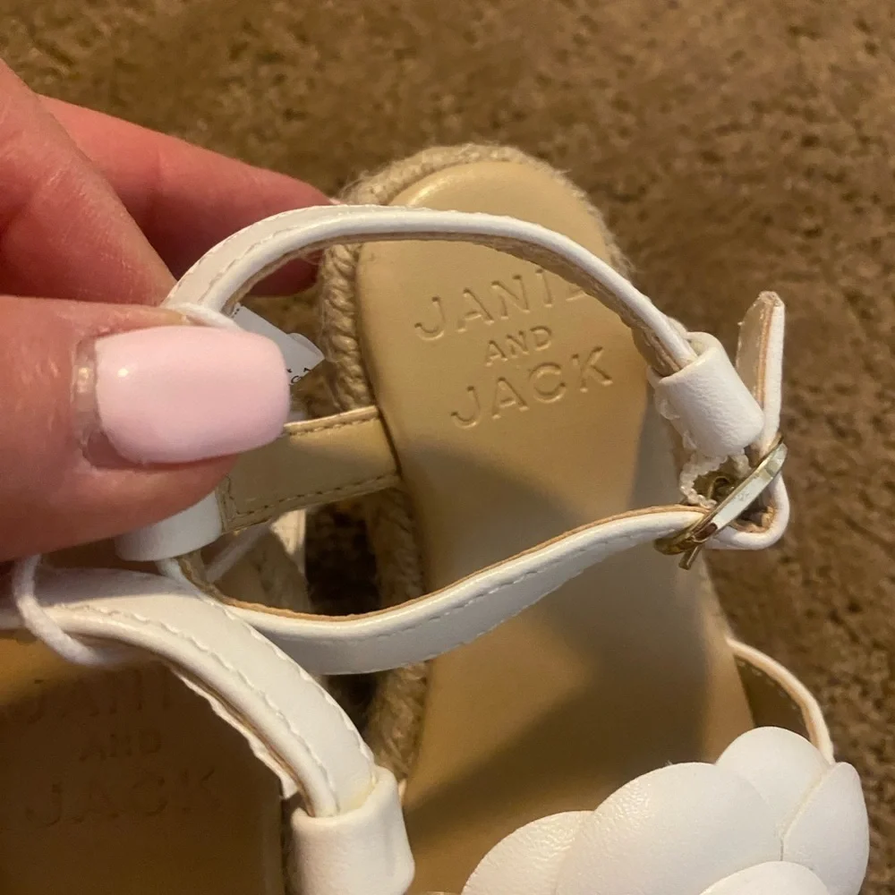 Janie & Jack Girls White Sandals Adjustable New Size 5 🌷